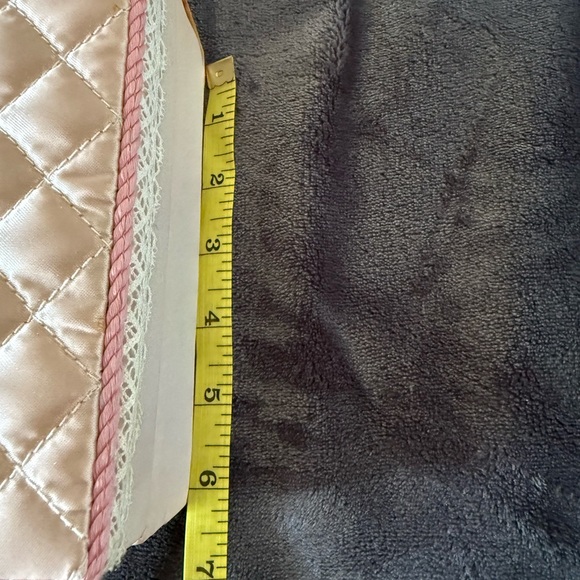 Hello Kitty Quilted Pink Jewelry Box with Embroidered Design - Picture 4 of 6